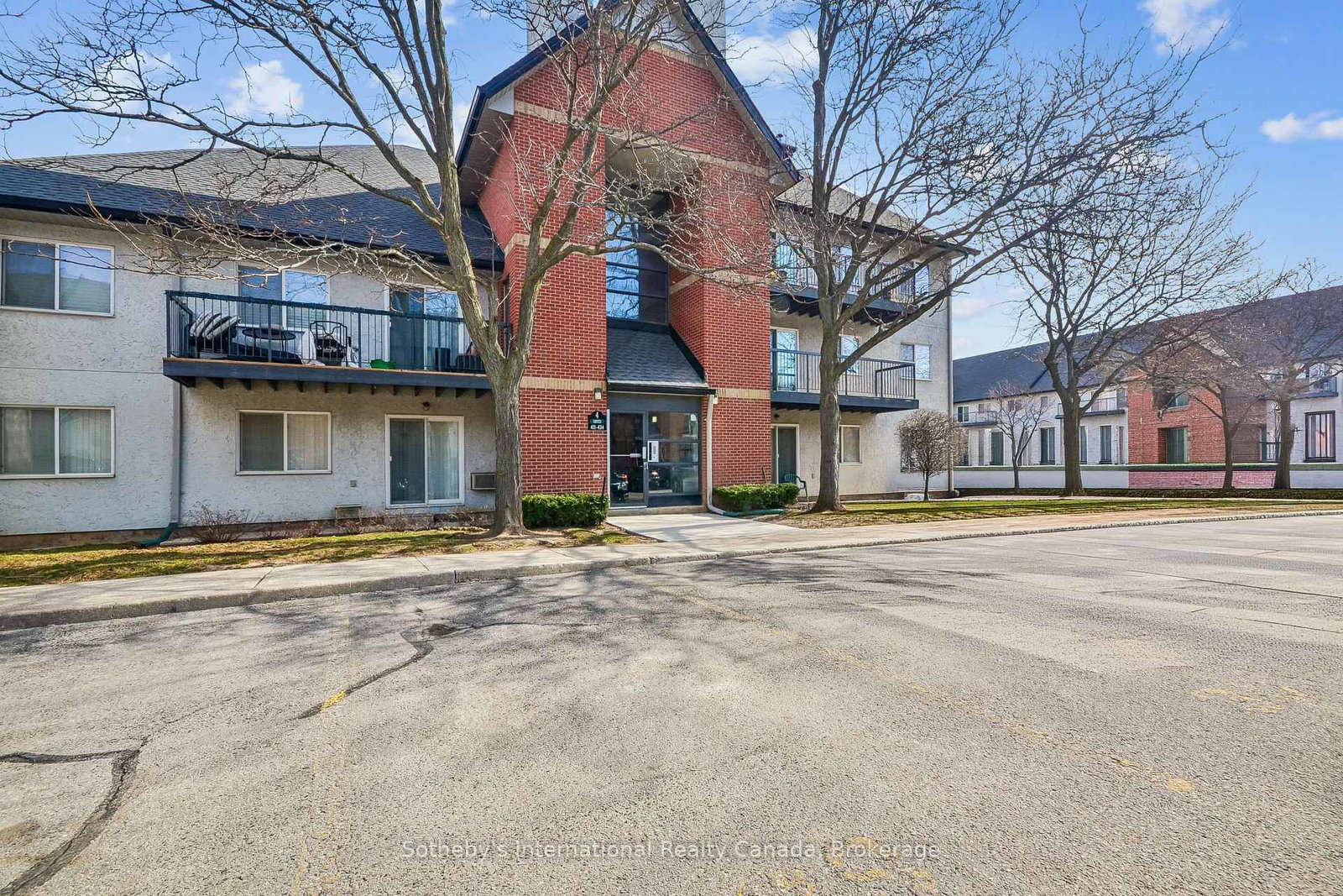 1450-glen-abbey-gate-oakville-ontario-w13071060