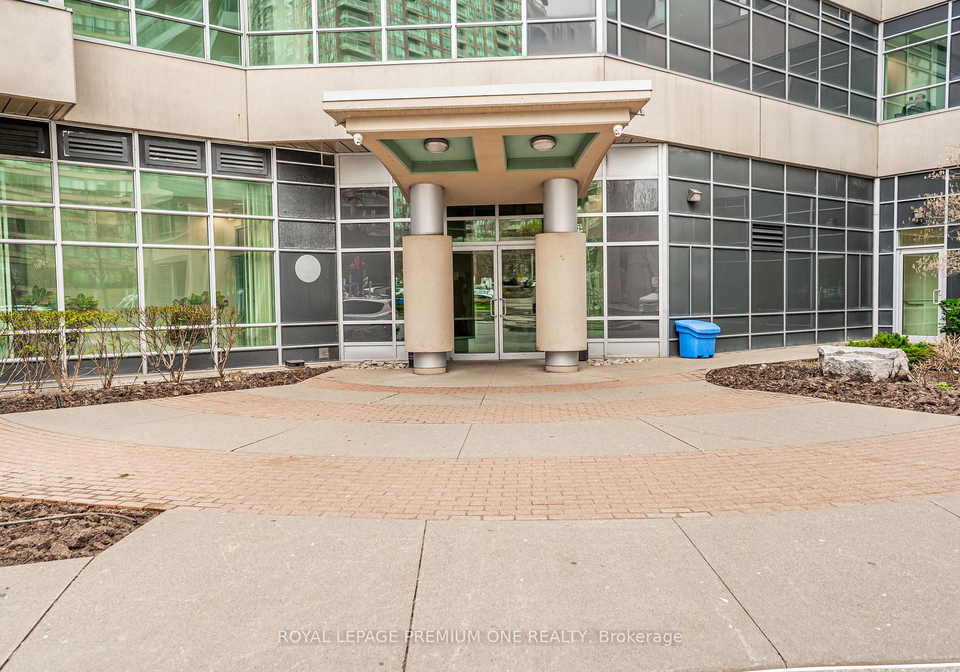 33-elm-drive-mississauga-ontario-w13071062