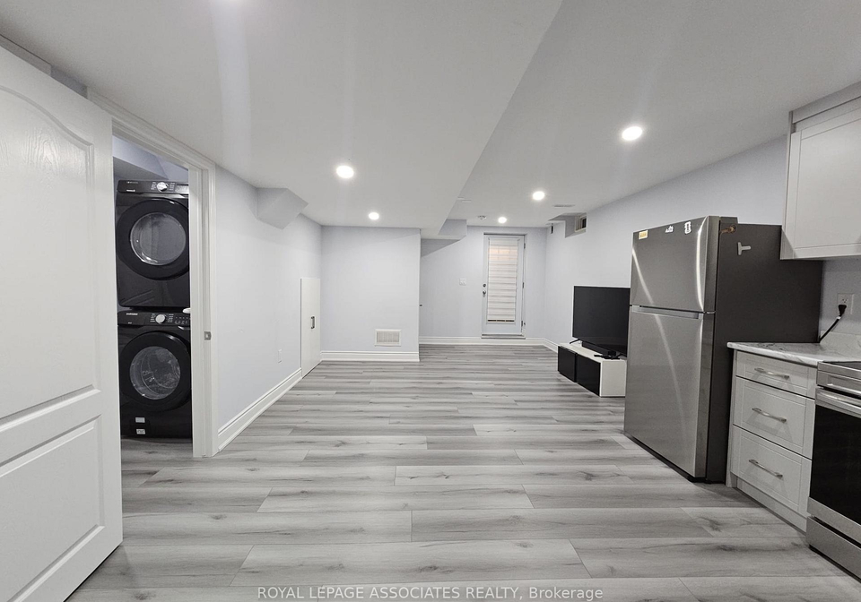 131-lloyd-sanderson-drive-brampton-ontario-w13071084
