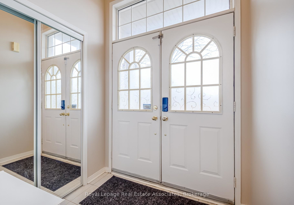 6603-jazzy-mews-mississauga-ontario-w13071124