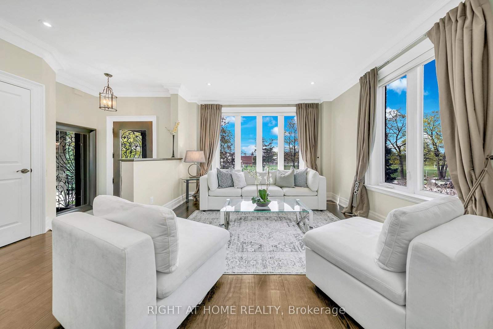 204-maple-leaf-drive-north-york-ontario-w13071312