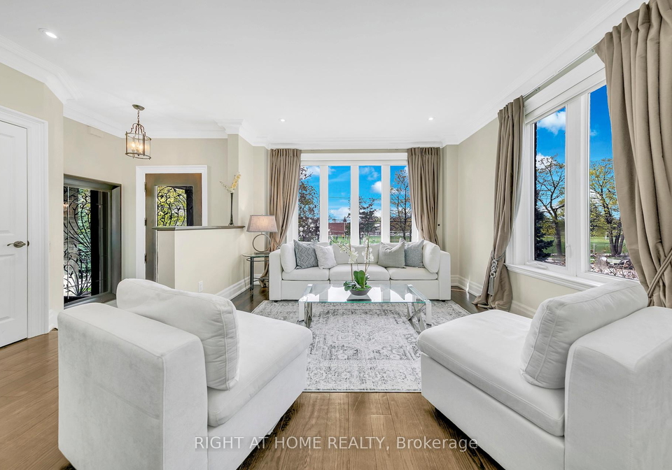 204-maple-leaf-drive-north-york-ontario-w13071312