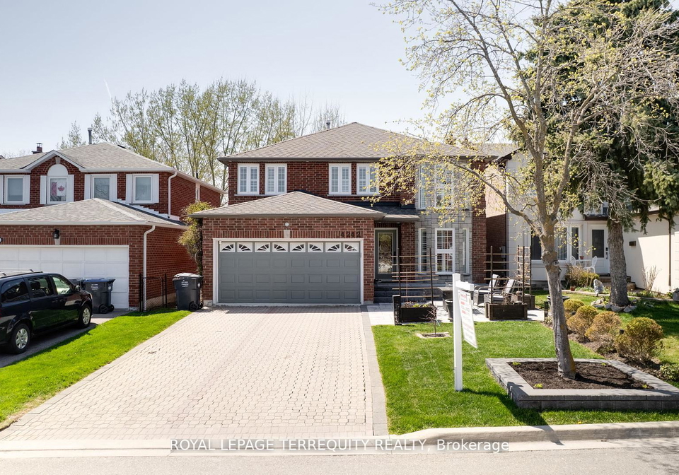 4242-petersburg-crescent-mississauga-ontario-w13071462