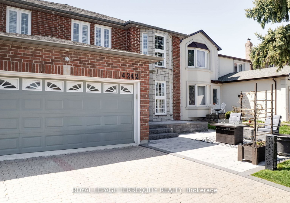 4242-petersburg-crescent-mississauga-ontario-w13071462