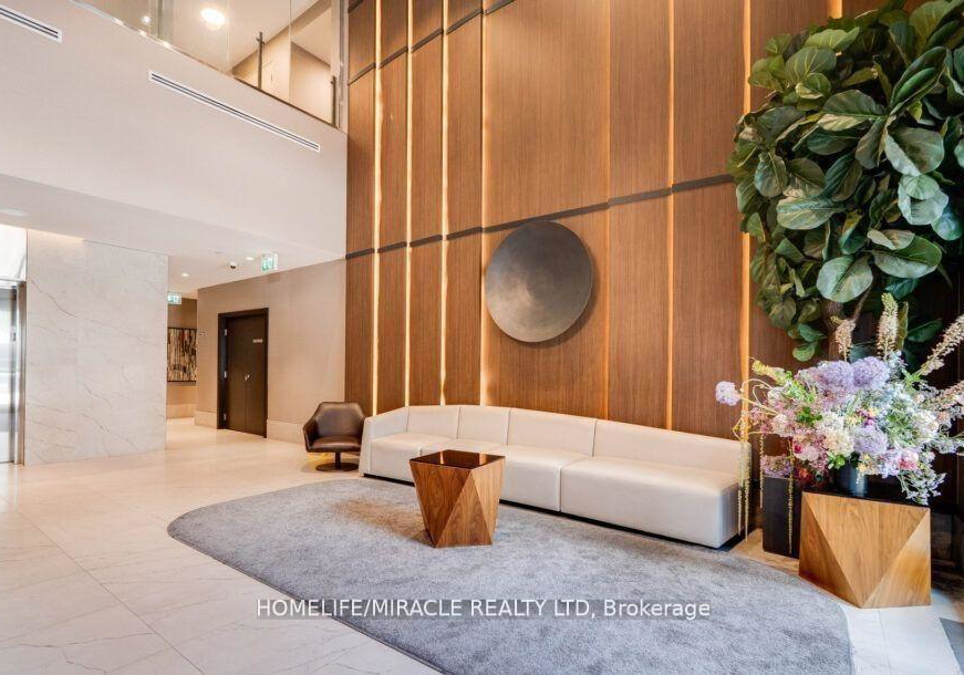 8-nahani-way-mississauga-ontario-w13072254