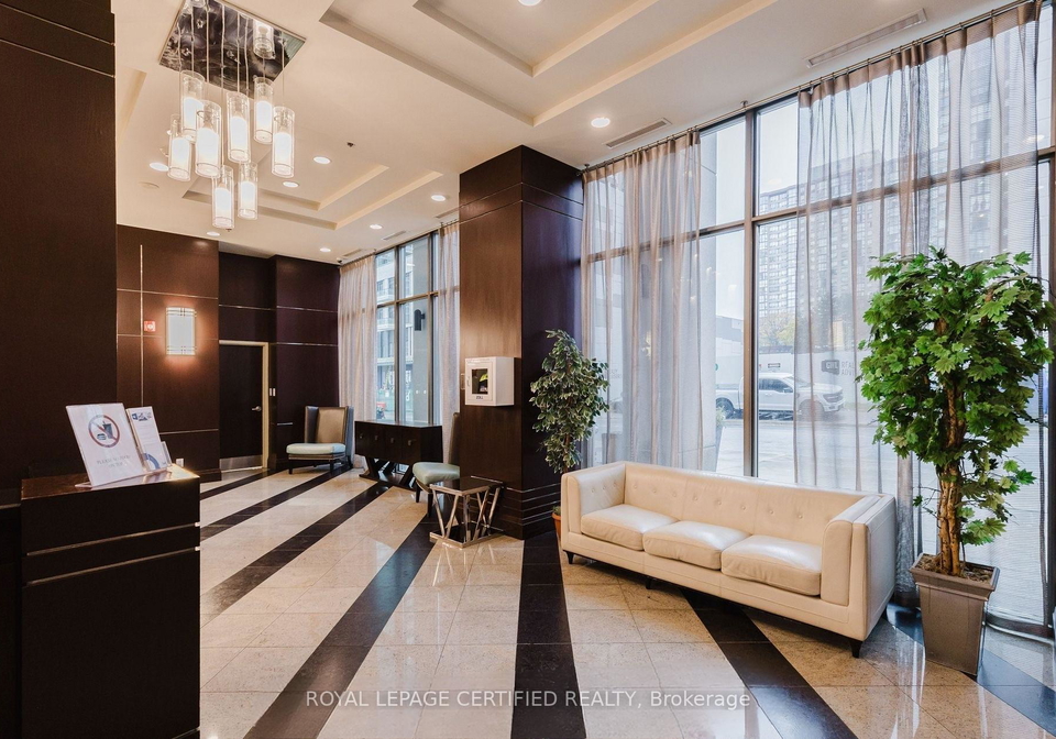208-enfield-place-mississauga-ontario-w13072432