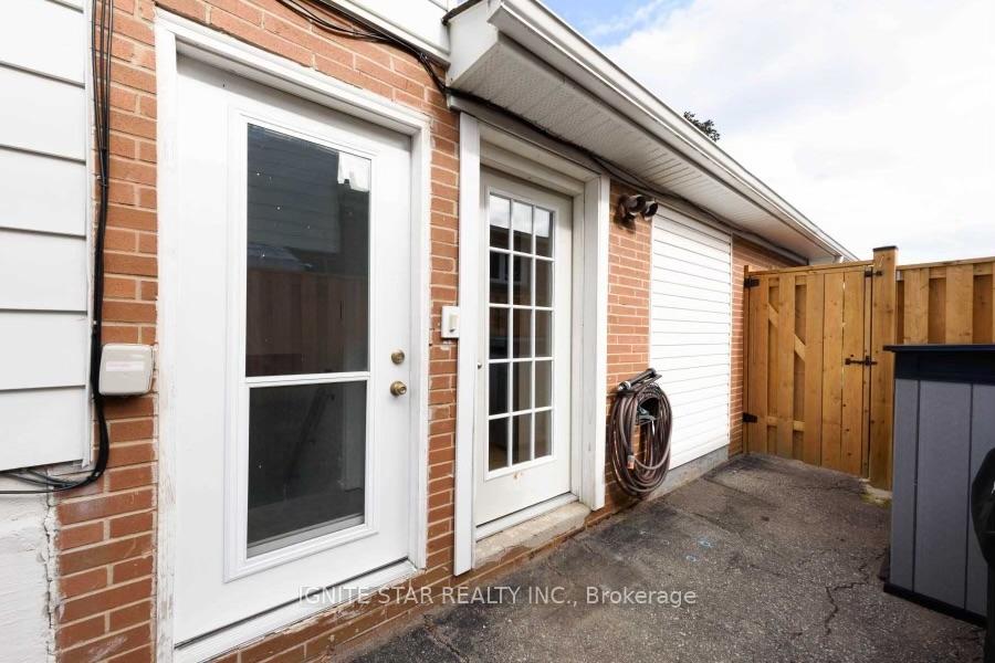 323-montego-road-mississauga-ontario-w13072462