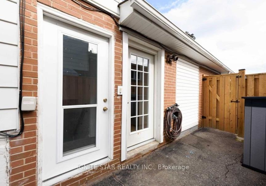 323-montego-road-mississauga-ontario-w13072462