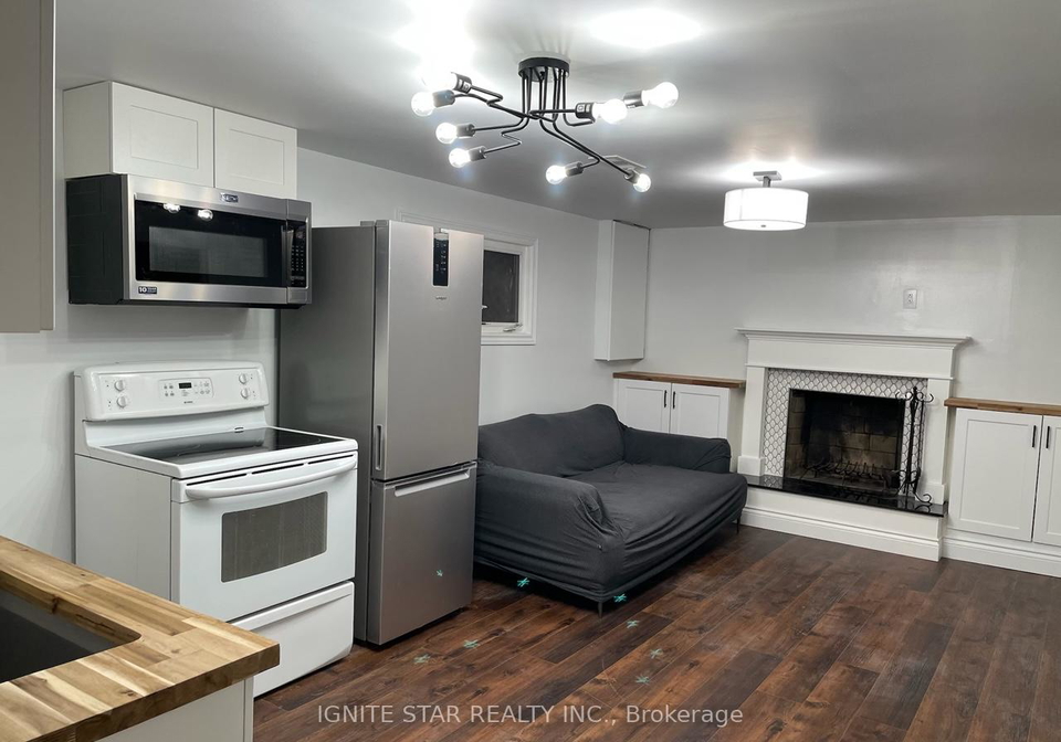 323-montego-road-mississauga-ontario-w13072462