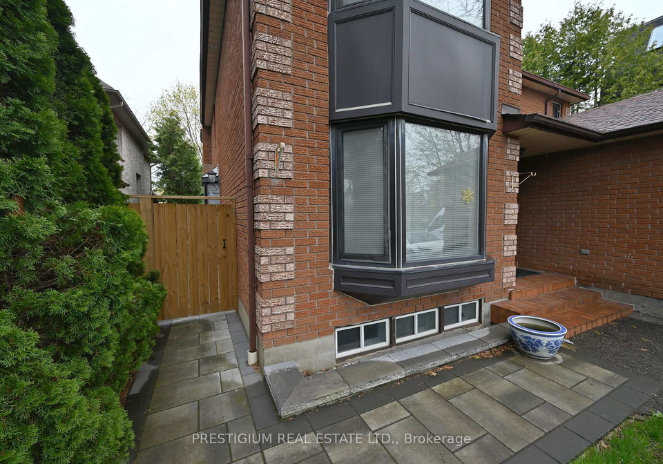 1412-islington-avenue-etobicoke-ontario-w13072624