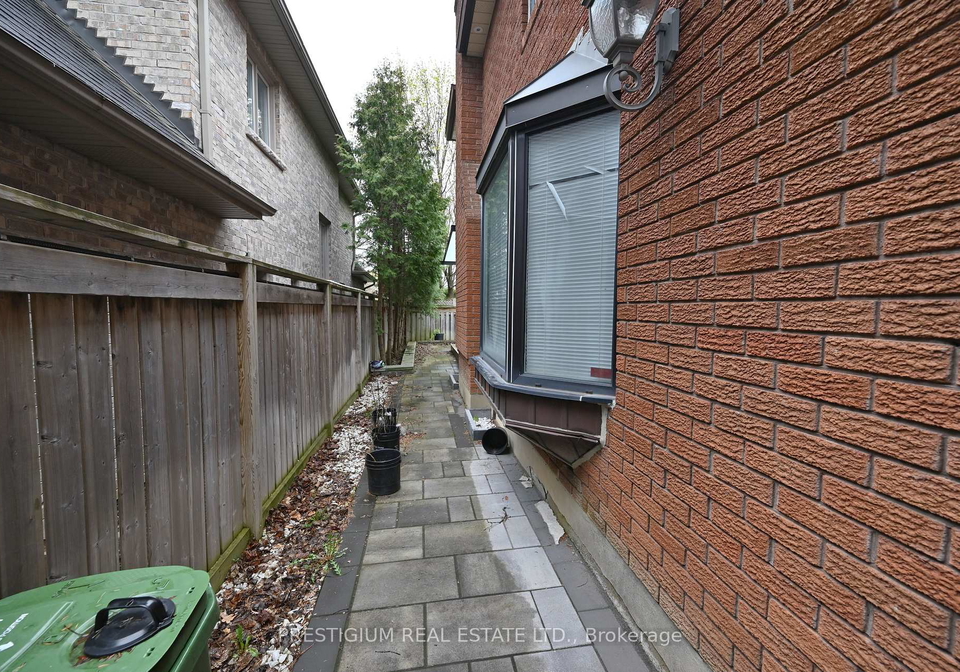1412-islington-avenue-etobicoke-ontario-w13072624