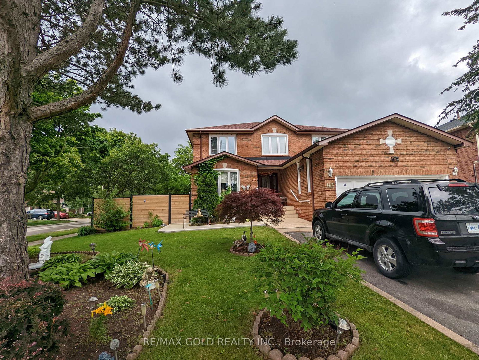 142-whitchurch-mews-mississauga-ontario-w13072734
