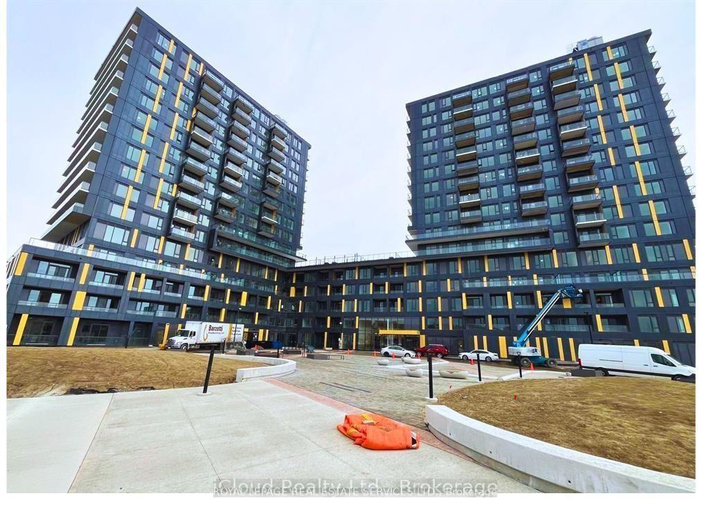 4878-powers-common-burlington-ontario-w13072970