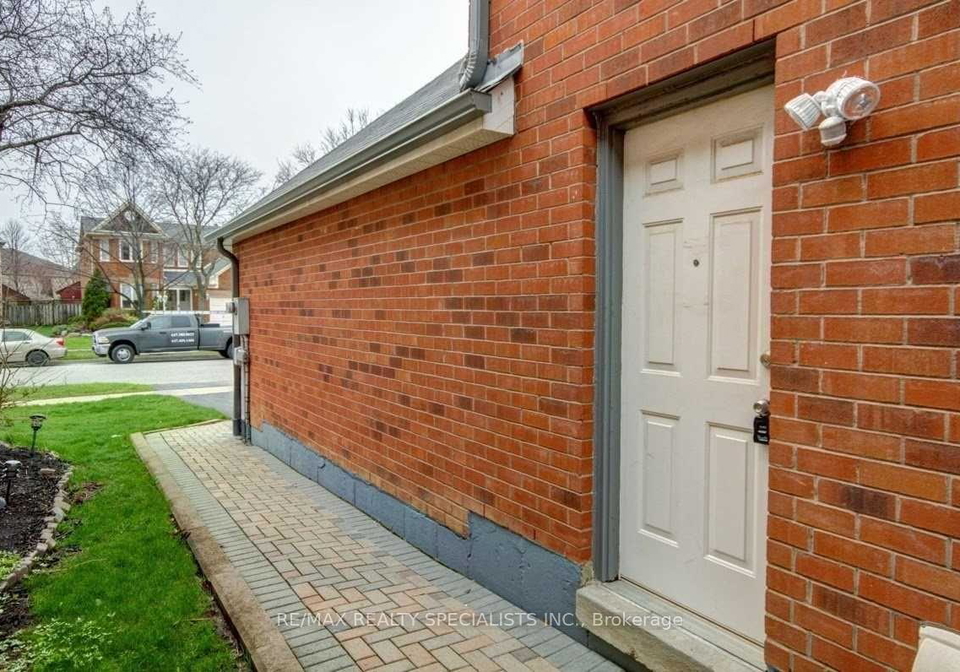 3695-loyalist-drive-mississauga-ontario-w13073006