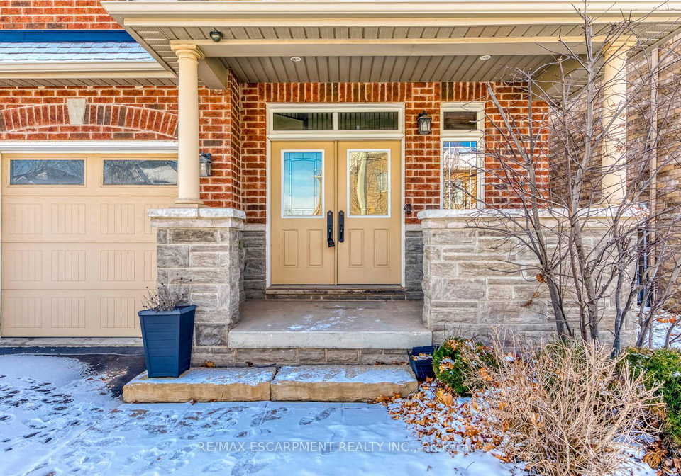 2492-chaplin-road-oakville-ontario-w13073052