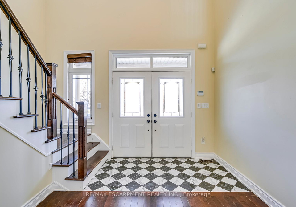 2492-chaplin-road-oakville-ontario-w13073052