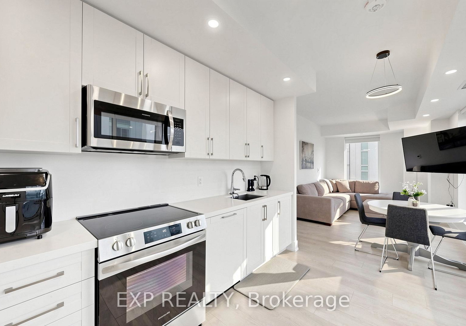 2450-old-bronte-road-oakville-ontario-w13073408