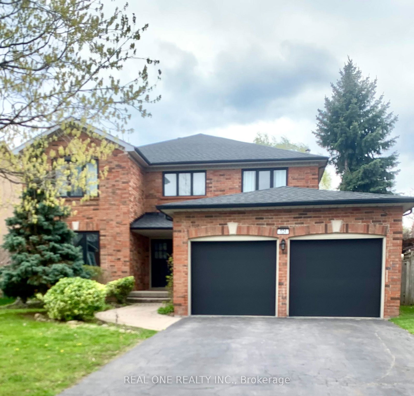524-blenheim-crescent-oakville-ontario-w13073560