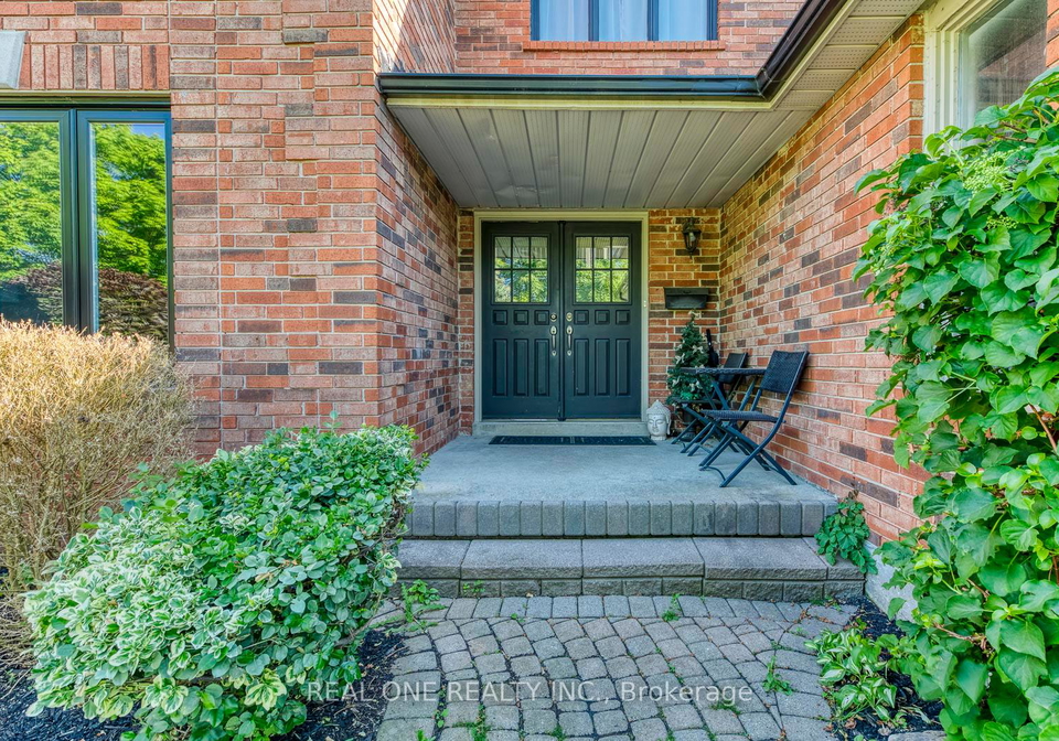 524-blenheim-crescent-oakville-ontario-w13073560