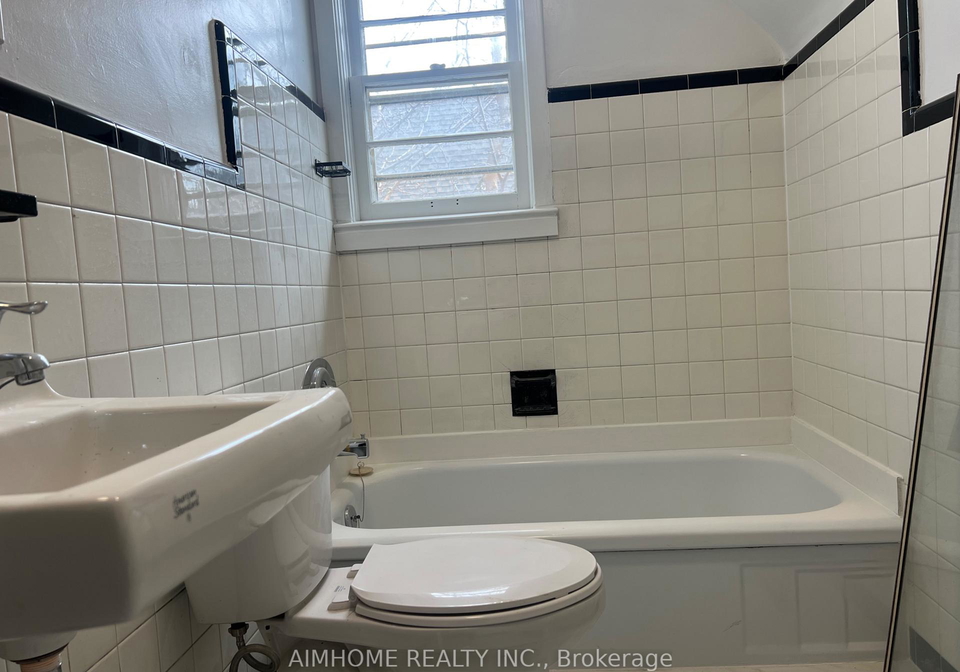 425-burlington-avenue-burlington-ontario-w13073574