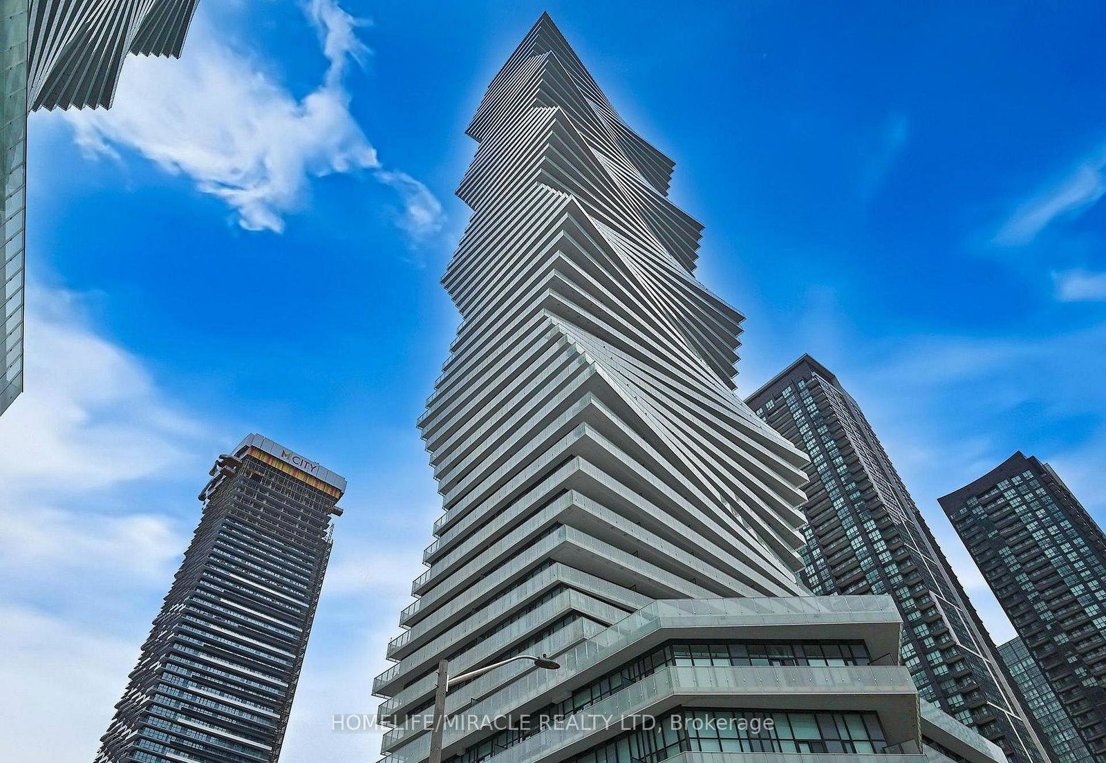 3900-confederation-parkway-mississauga-ontario-w13073642
