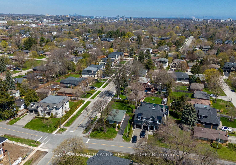 493-lees-lane-oakville-ontario-w13073788