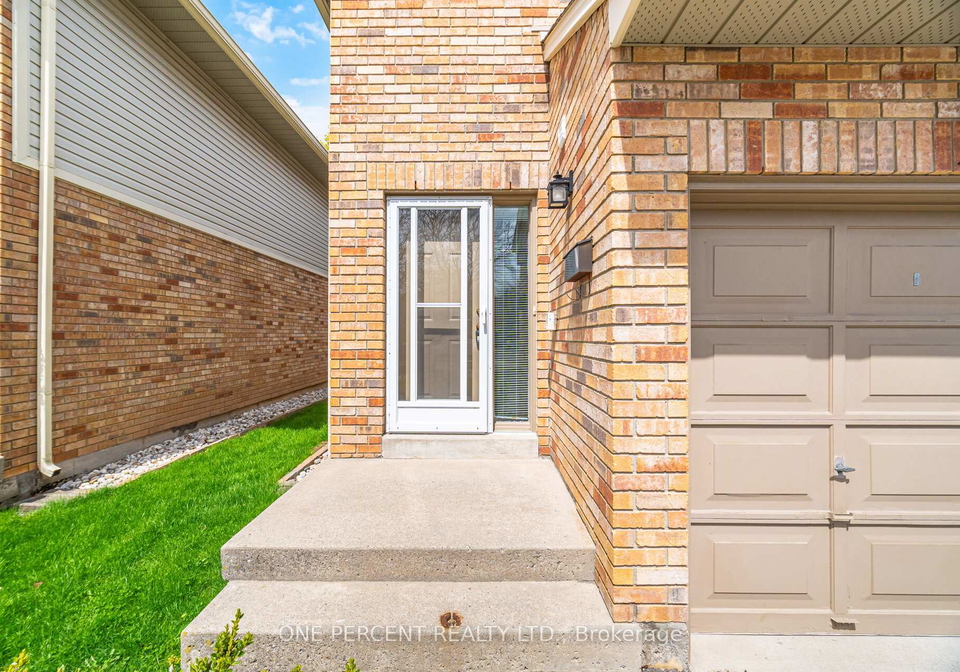 2025-cleaver-avenue-burlington-ontario-w13074354