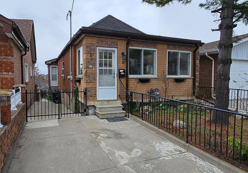 16-failsworth-avenue-toronto-ontario-w13074404