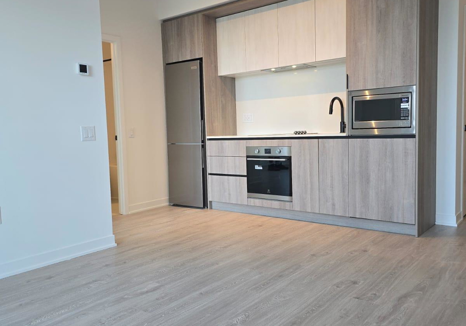 2495-eglinton-avenue-mississauga-ontario-w13074548