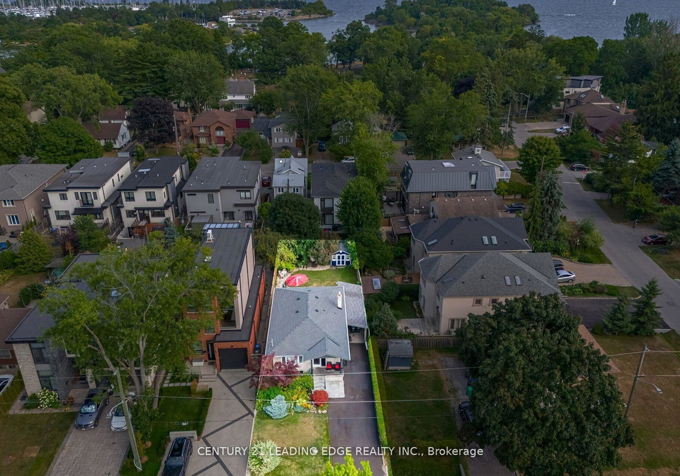 586-curzon-avenue-mississauga-ontario-w13074714