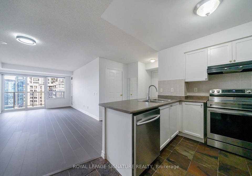 25-kingsbridge-garden-circle-mississauga-ontario-w13074748