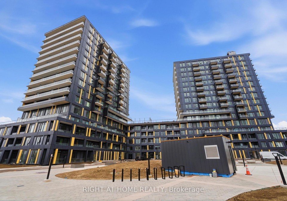 4878-powers-common-burlington-ontario-w13075150