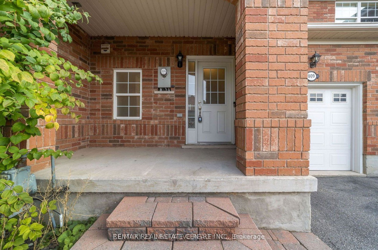 809-stark-circle-milton-ontario-w13075492