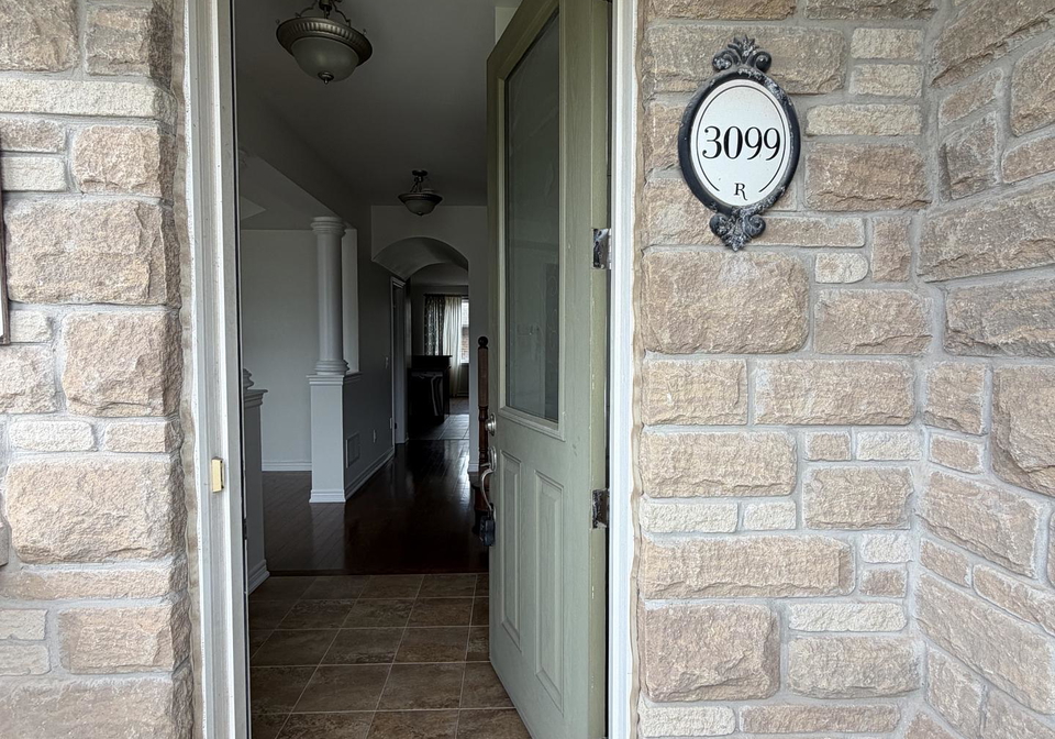 3099-neyagawa-boulevard-oakville-ontario-w13075580