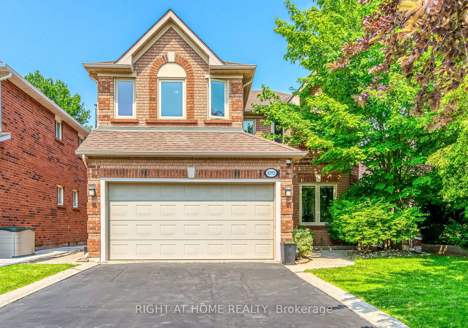 1092-old-oak-drive-oakville-ontario-w13075584