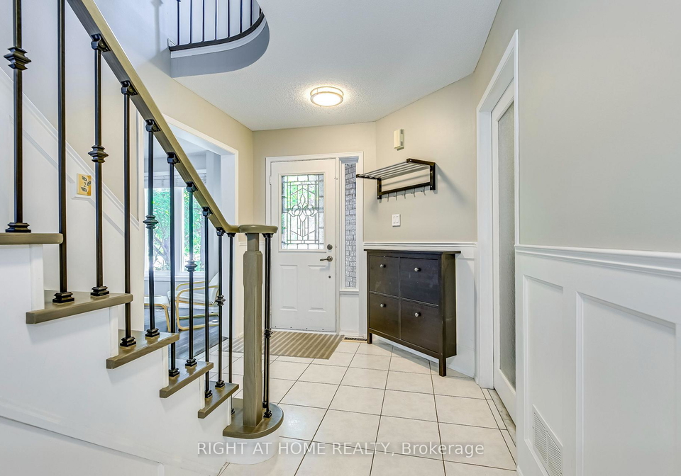 1092-old-oak-drive-oakville-ontario-w13075584
