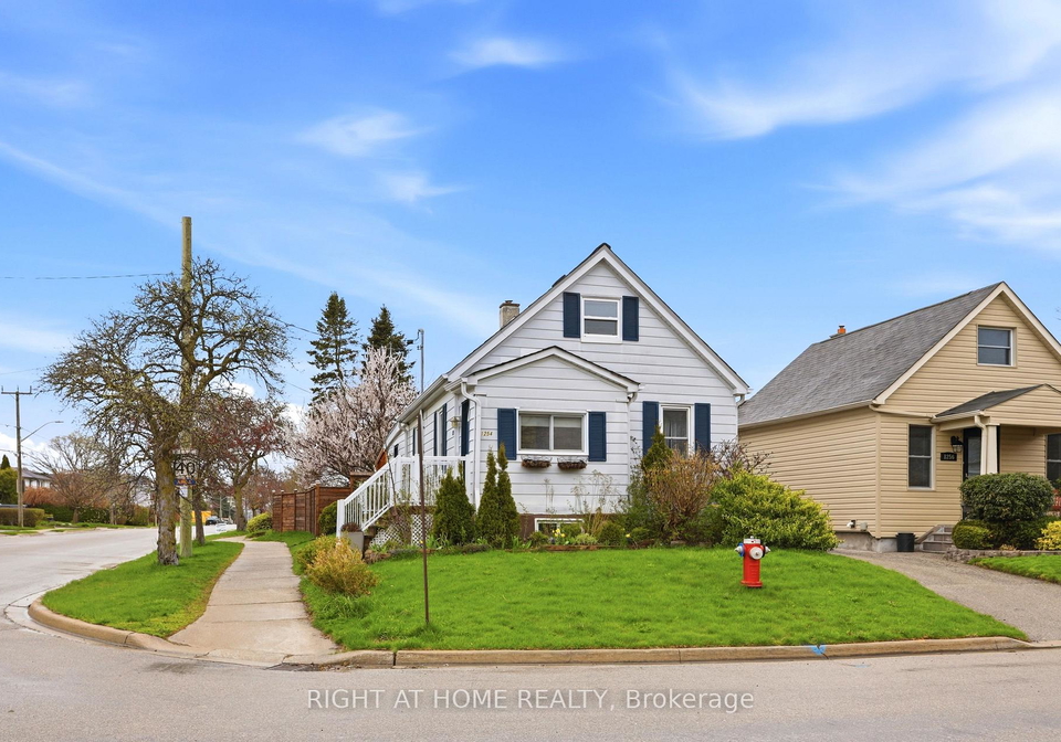 1254-meredith-avenue-mississauga-ontario-w13076098