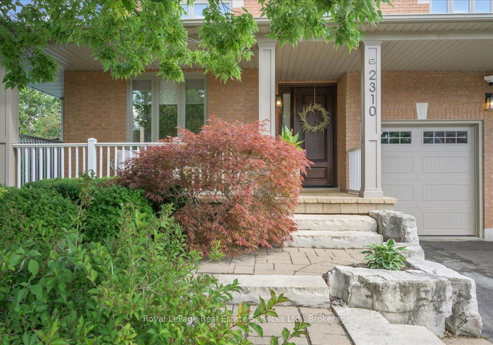 2310-briargrove-circle-oakville-ontario-w13076562