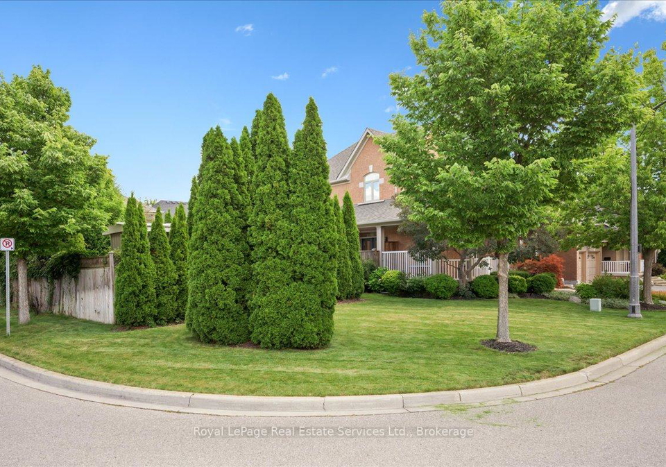 2310-briargrove-circle-oakville-ontario-w13076562