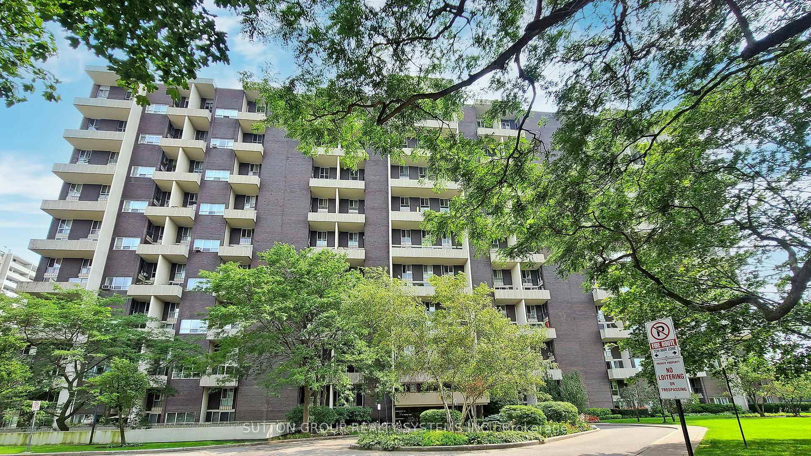 60-southport-street-toronto-ontario-w13076624