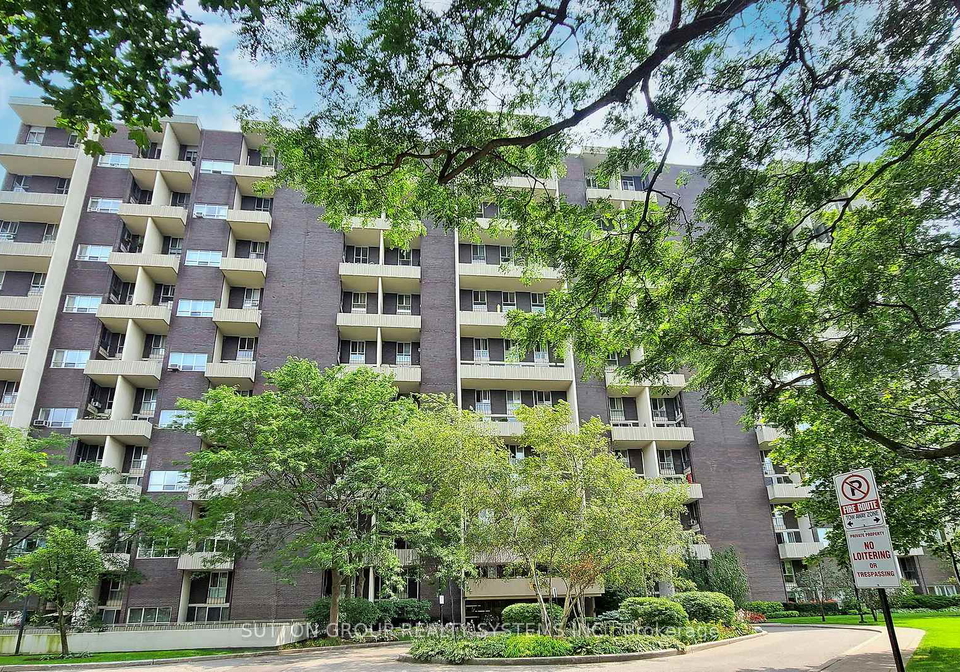 60-southport-street-toronto-ontario-w13076624