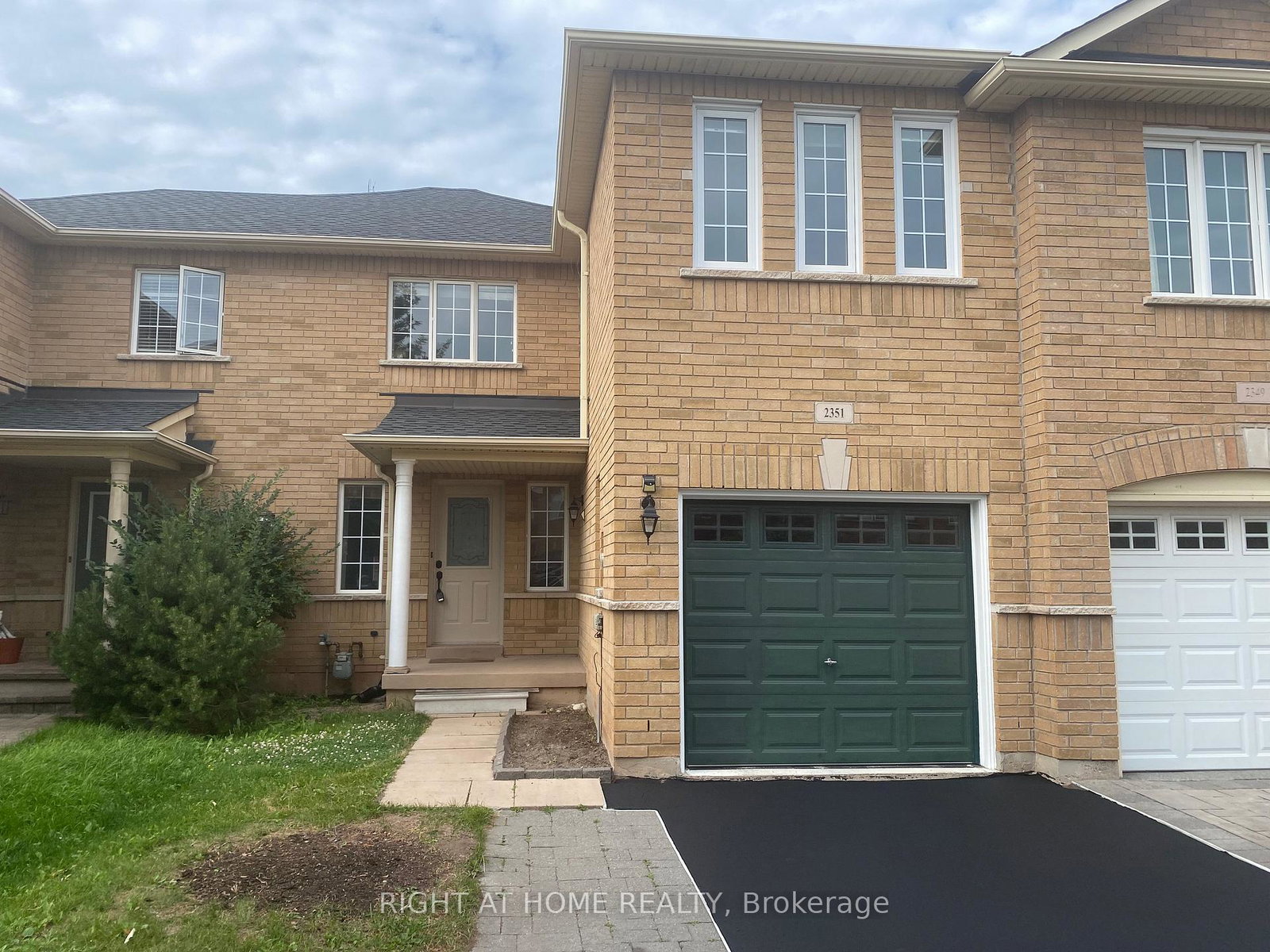2351-newcastle-crescent-oakville-ontario-w13076708
