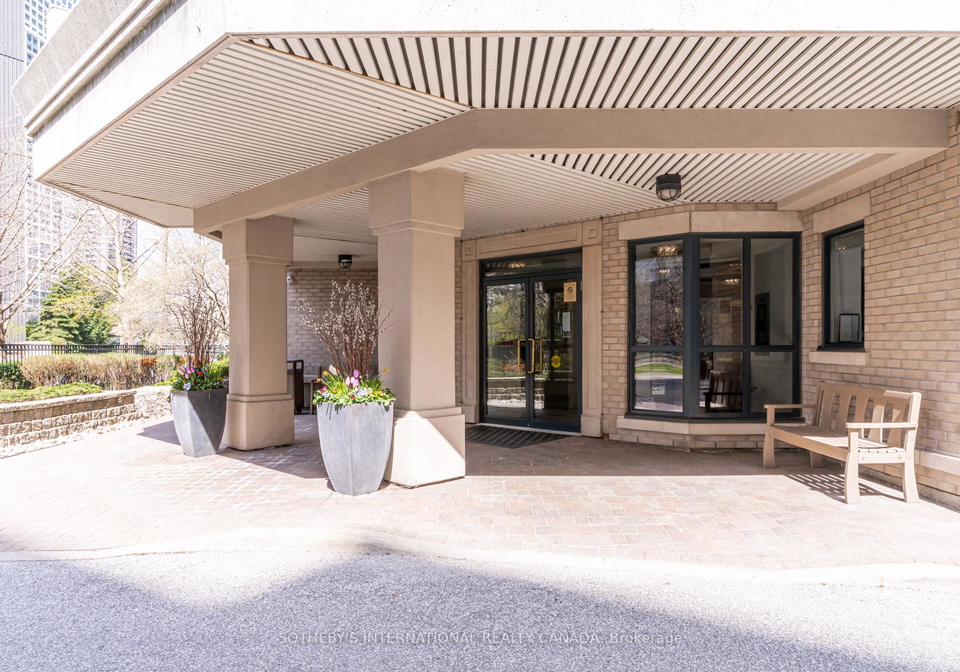 1-lomond-drive-etobicoke-ontario-w13076866