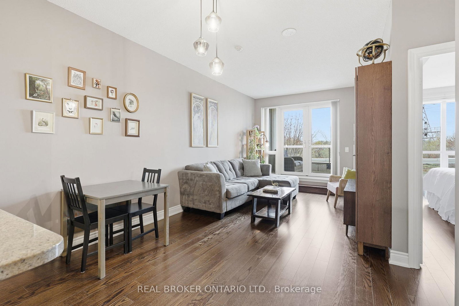 1135-royal-york-road-etobicoke-ontario-w13077200