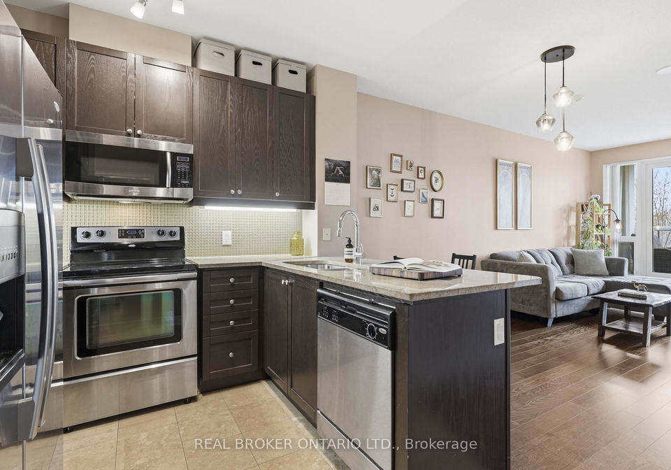 1135-royal-york-road-etobicoke-ontario-w13077200