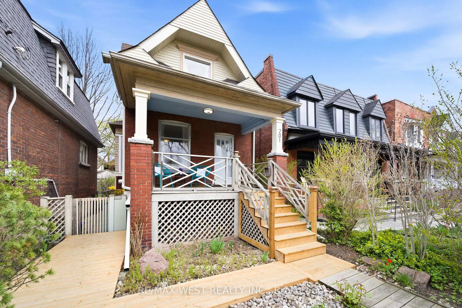 201-gilmour-avenue-toronto-ontario-w13077854