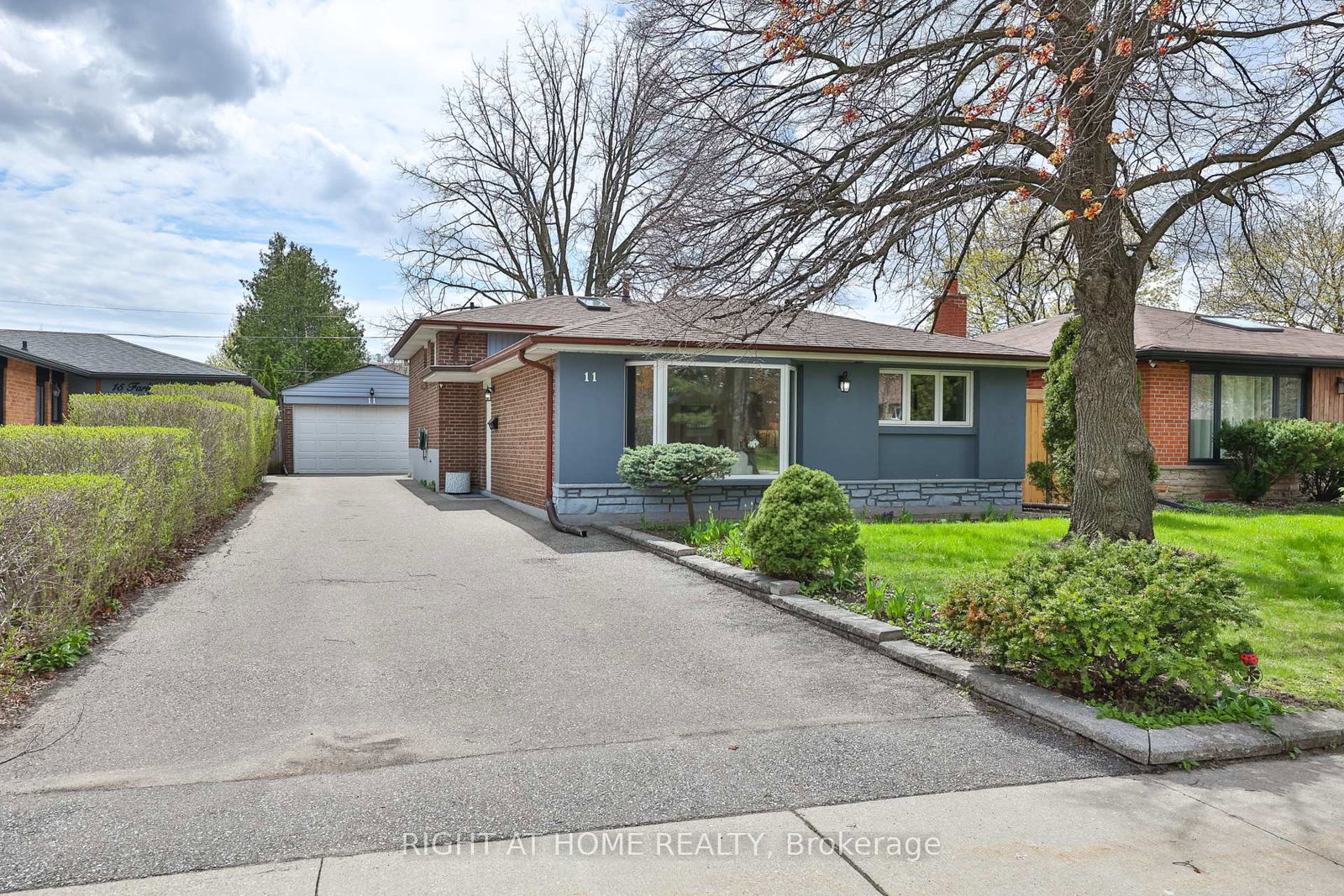 11-farley-crescent-etobicoke-ontario-w13077882