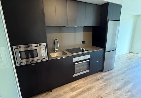 86-dundas-street-e-mississauga-ontario-w13078038