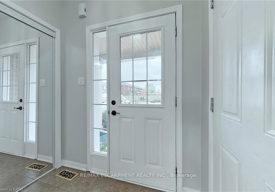 1005-farmstead-drive-milton-ontario-w13078192