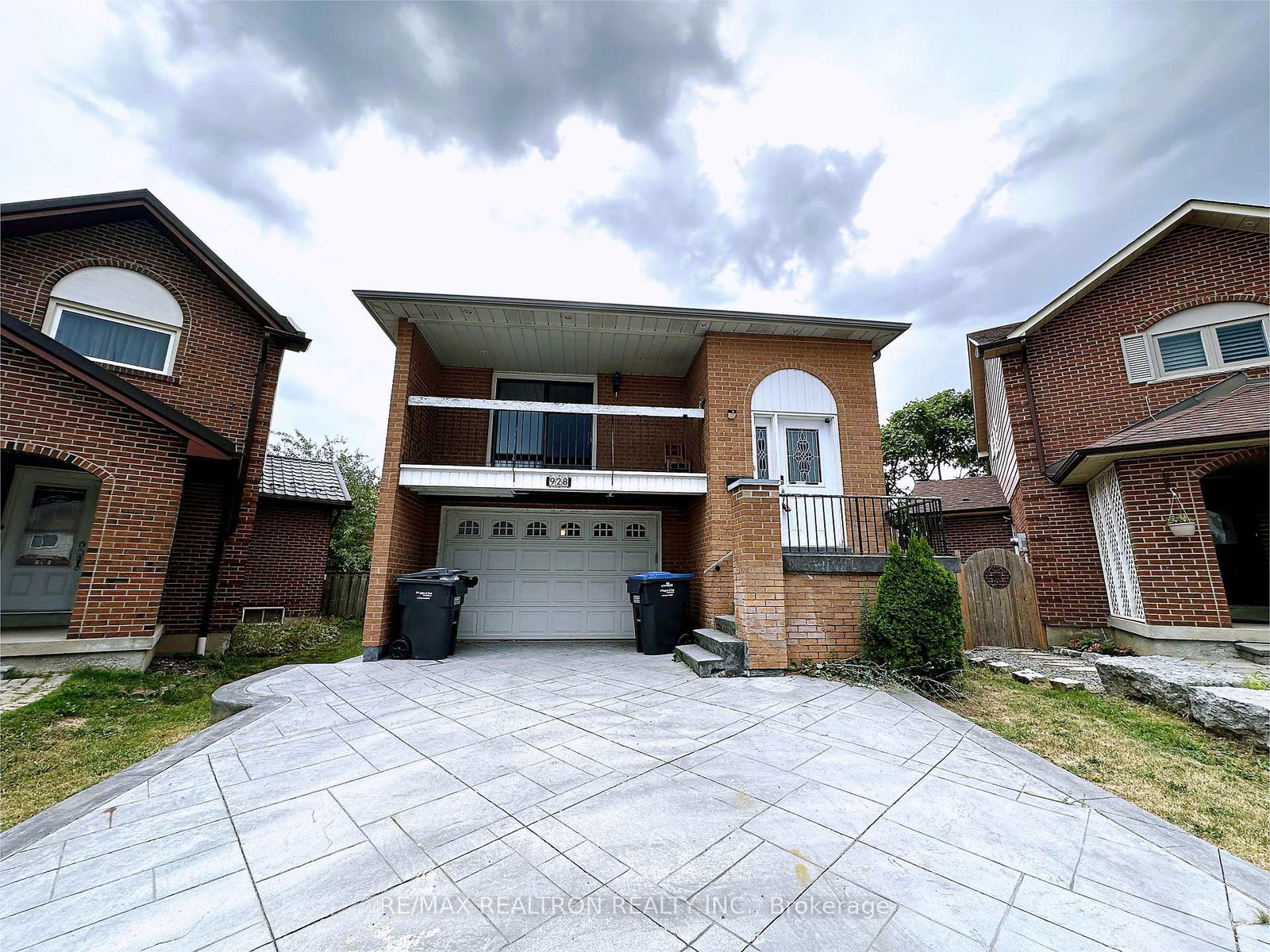 928-knollwood-court-mississauga-ontario-w13078284